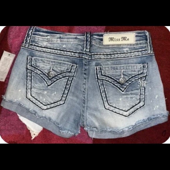 Miss Me Jeans Shorts Size 26 Lace Pocket
Underlay!! So Awesome ® Brand Nwt - Picture 6 of 10